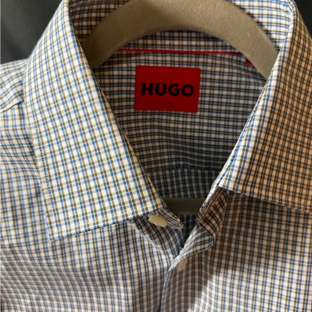 HUGO Men's Navy and White Plaid Shirt small slim fit. NWOT.